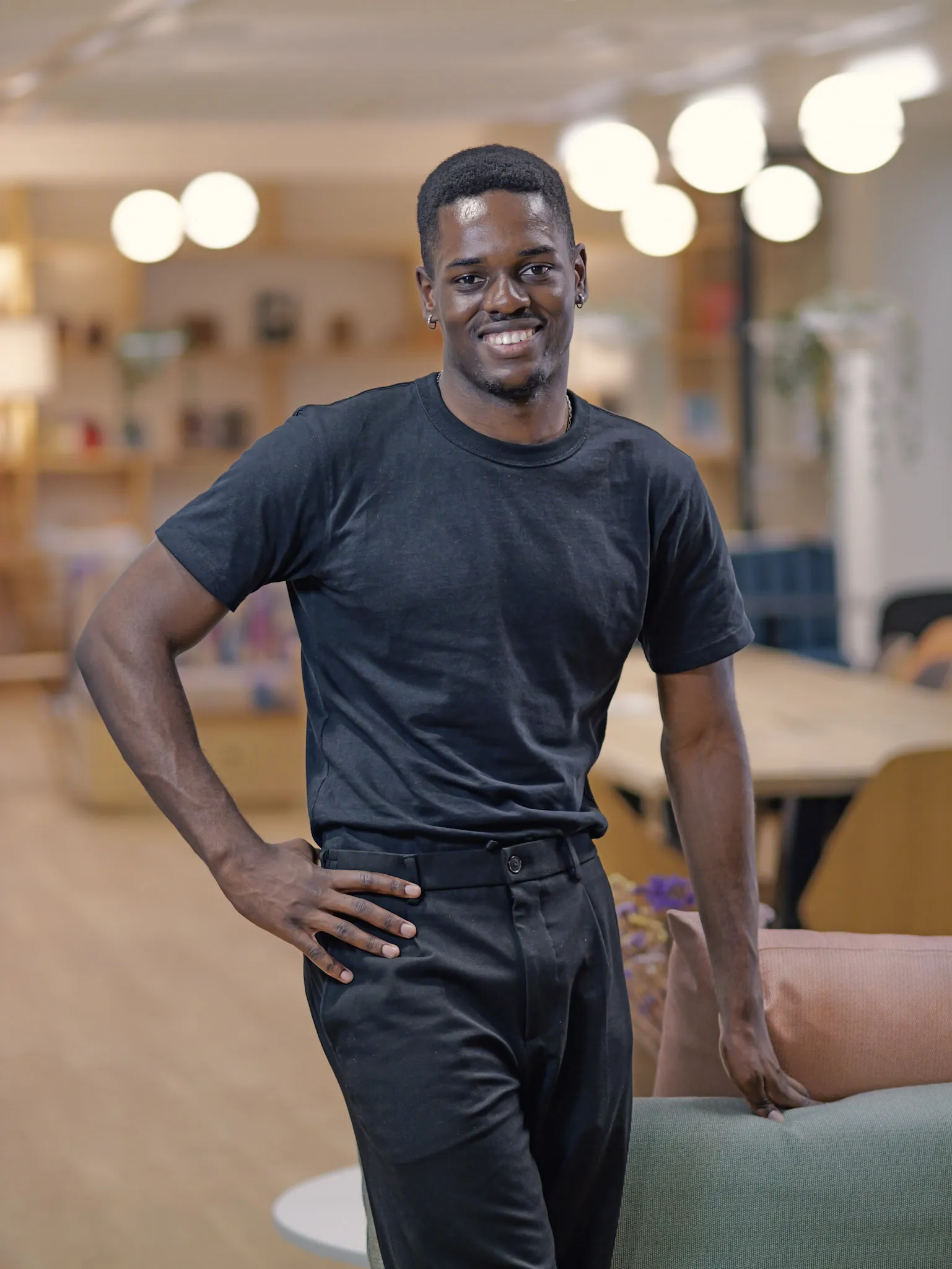 Portrait d'étudiante en studio, shooting des égéries de l'ISC Paris